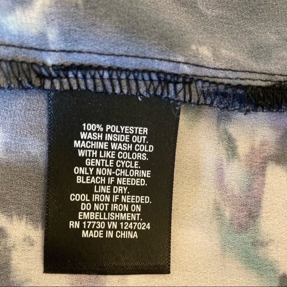 🎉LAST CHANCE🎉 MOSSIMO Blue Abstract Watercolor Silky Embellished Tank Blouse - Picture 9 of 10